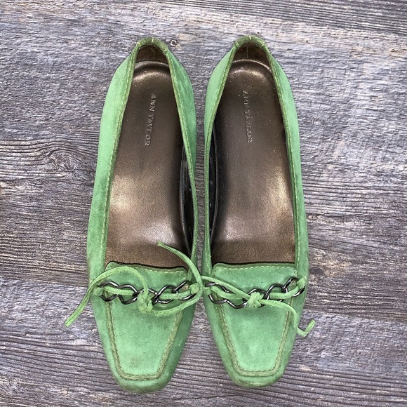 Ann Taylor Emerald green suede flats - Picture 3 of 6